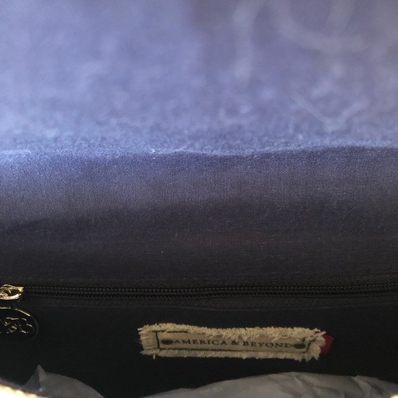 Handbag Protection and Good Luck - Picture 8 of 8